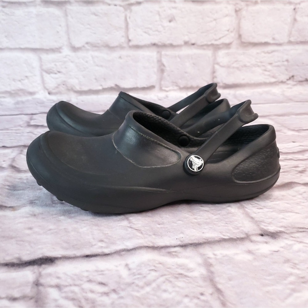 Crocs women's size 6 clogs shoes black